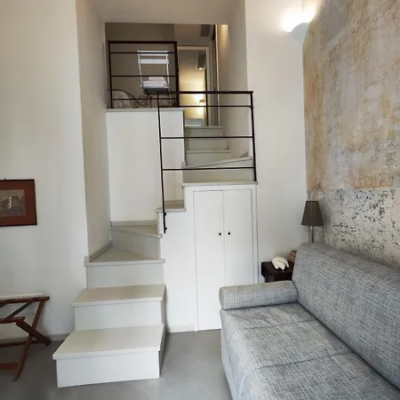 Kenzia Beachfront Location & Bus Hub *