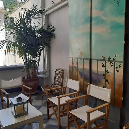 Kenzia Beachfront Location&bus Hub