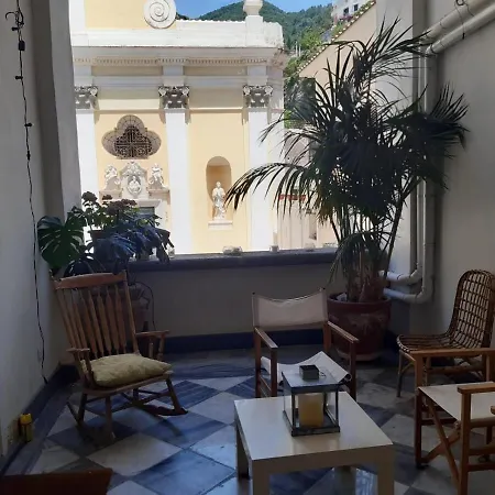 Kenzia Beachfront Location & Bus Hub Apartamento